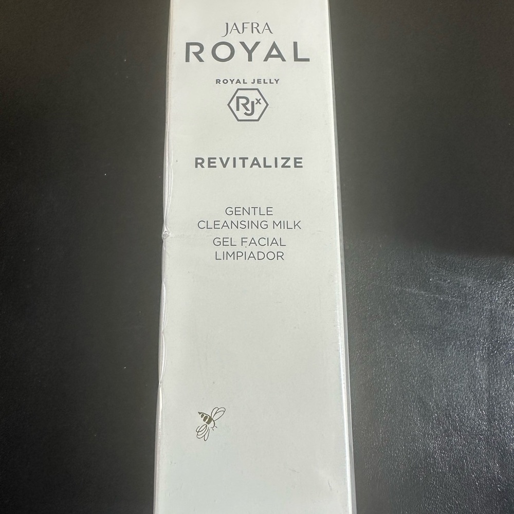 Jafra Royal Revitalize Gentle Cleansing Milk sealed
